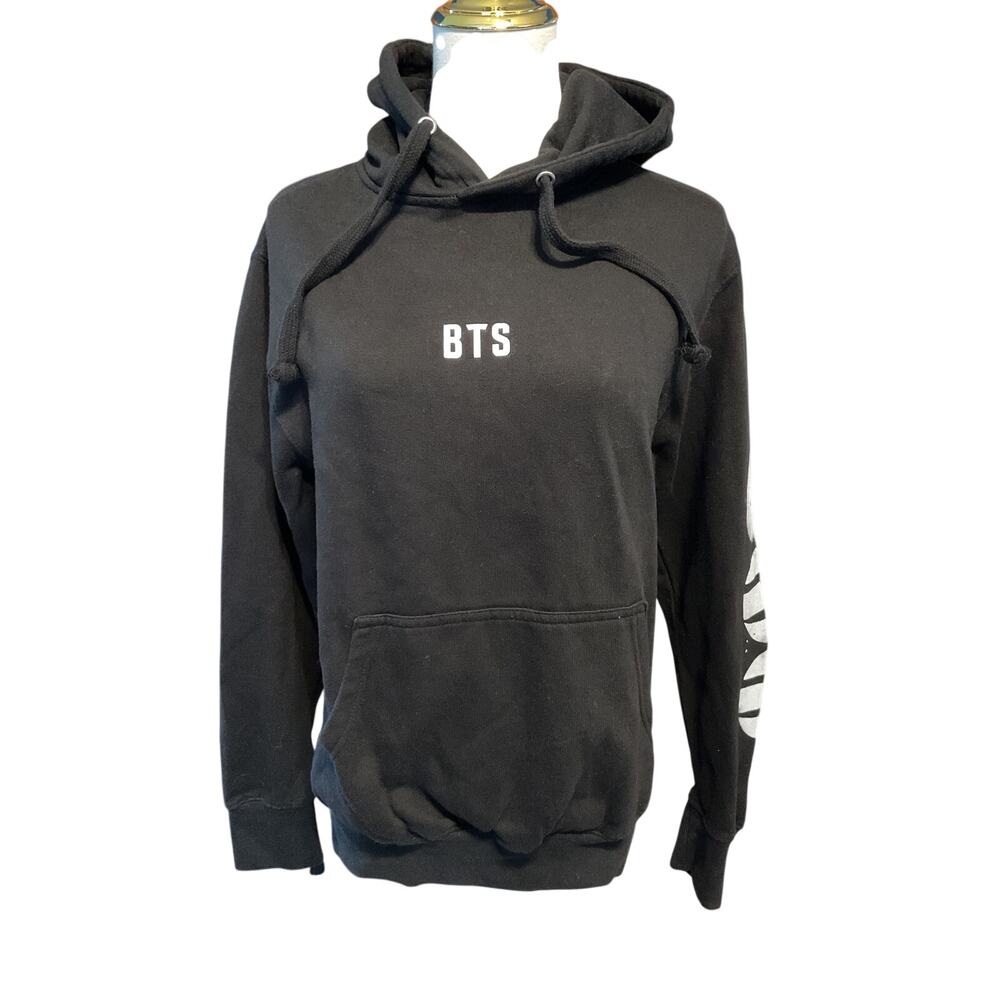 Target Exclusive BTS Merch 2026 Arirang Black Pullover Hoodie.  Size XS